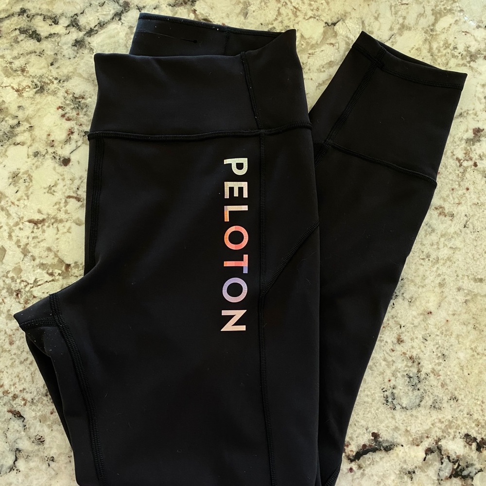 Peloton x Lululemon In Movement Legging 25" size 8